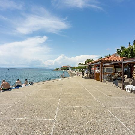 Apartments And Rooms With Parking Space Selce, Crikvenica - 2362 Exterior foto
