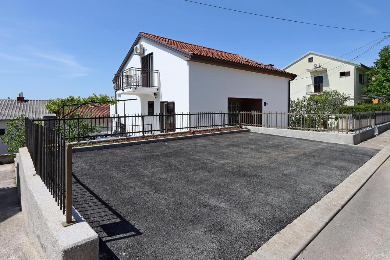 Apartments And Rooms With Parking Space Selce, Crikvenica - 2362 Exterior foto