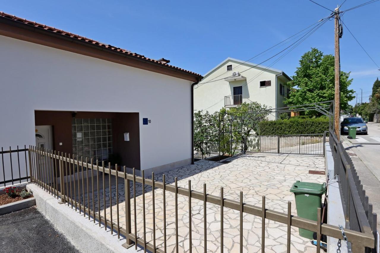 Apartments And Rooms With Parking Space Selce, Crikvenica - 2362 Exterior foto
