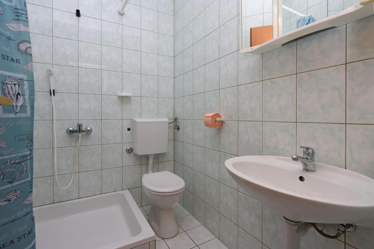 Apartments And Rooms With Parking Space Selce, Crikvenica - 2362 Exterior foto