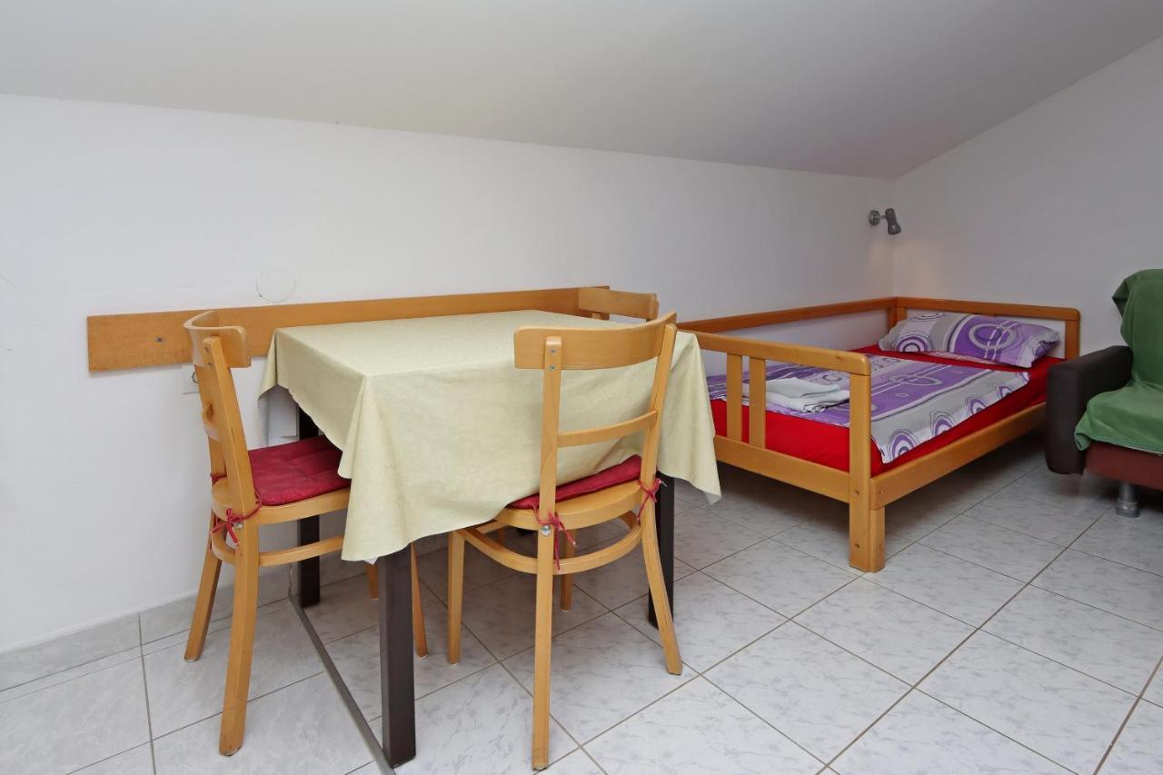Apartments And Rooms With Parking Space Selce, Crikvenica - 2362 Exterior foto