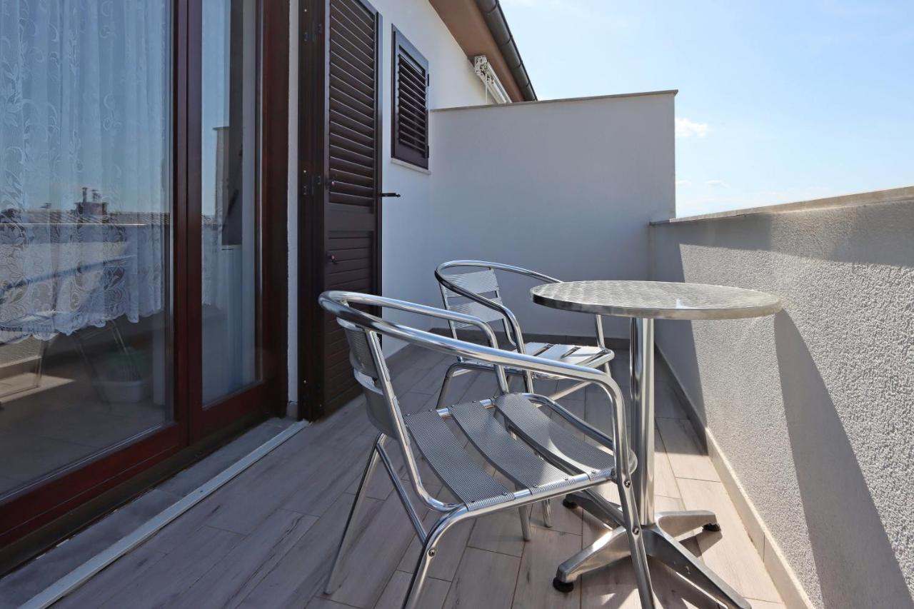 Apartments And Rooms With Parking Space Selce, Crikvenica - 2362 Exterior foto