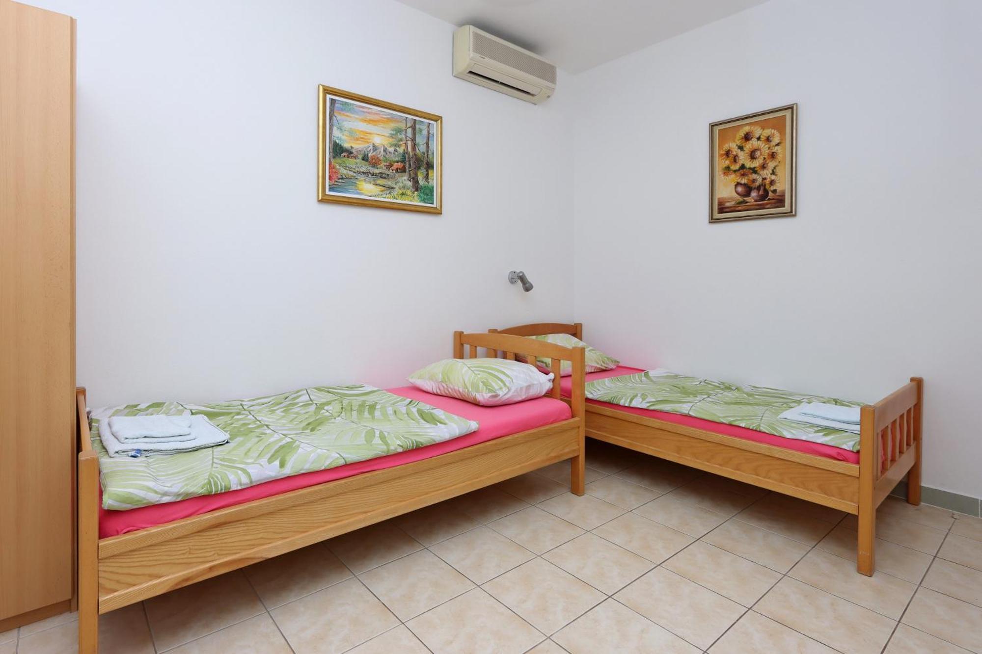 Apartments And Rooms With Parking Space Selce, Crikvenica - 2362 Cameră foto